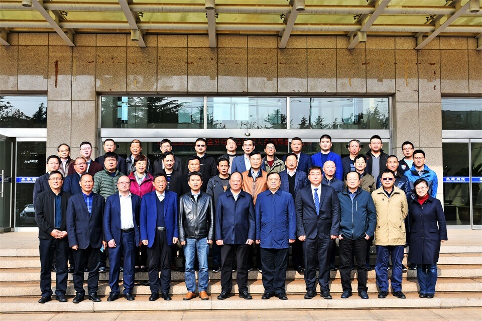 全国工具五金标准化分技术委员会换届大会在k8.com集团举行(图17) 全国工具五金标准化分技术委员会换届大会在k8.com集团举行(图17)