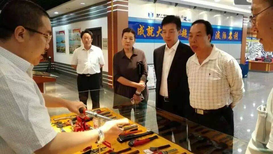 中企合作与国防交流委员会领导一行莅临k8.com工具集团调研