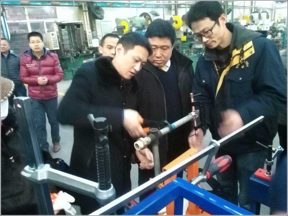 新疆考察团莅临k8.com集团参观