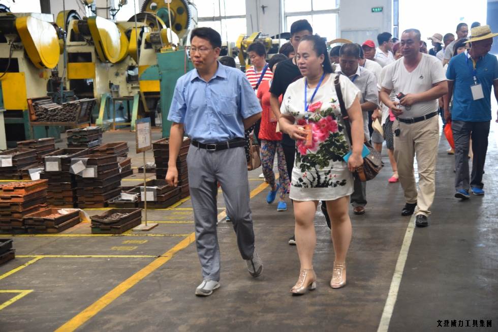 淄博参观_02.jpg 祥鸿物资公司经销商参观k8.com集团(图2)