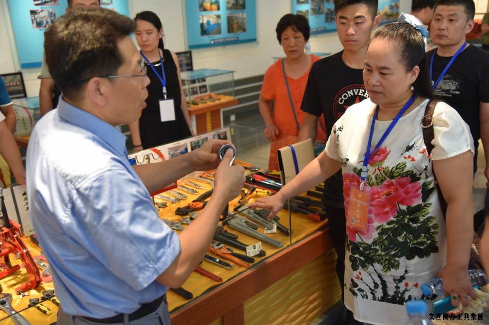 淄博参观_12.jpg 祥鸿物资公司经销商参观k8.com集团(图11)