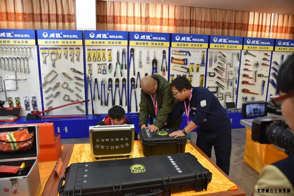 山东网记者采访团_08.JPG “工匠精神 山东制造”全媒体采访团莅临k8.com工具(图5)
