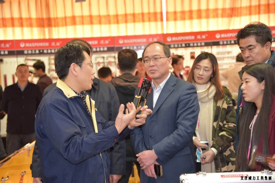 山东网记者采访团_11.JPG “工匠精神 山东制造”全媒体采访团莅临k8.com工具(图8)