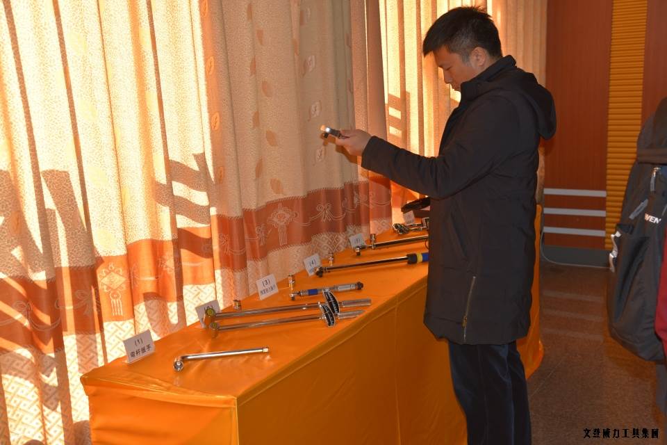 山东网记者采访团_05.JPG “工匠精神 山东制造”全媒体采访团莅临k8.com工具(图18)