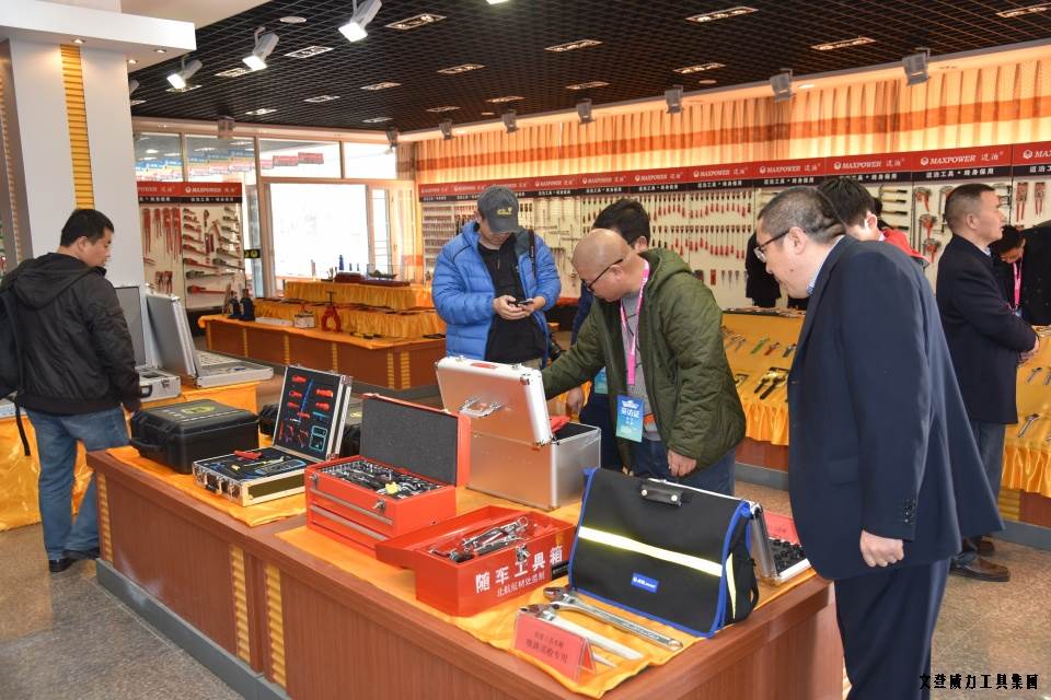 山东网记者采访团_07.JPG “工匠精神 山东制造”全媒体采访团莅临k8.com工具(图20)