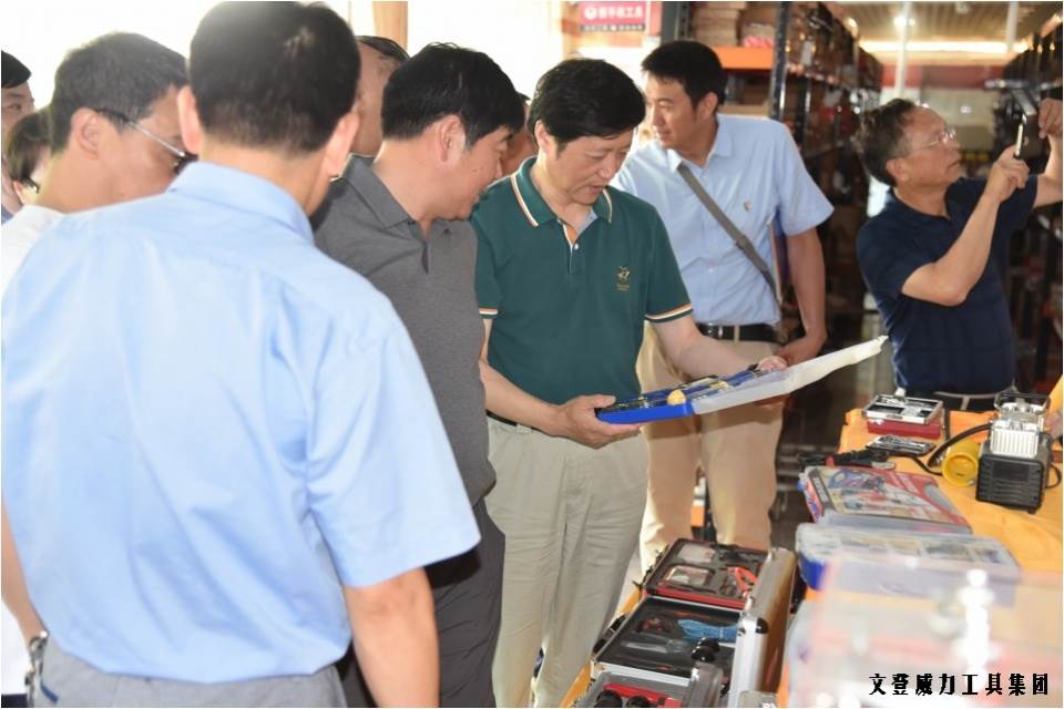 上海浦东祝桥商会领导一行访问k8.com(图4)