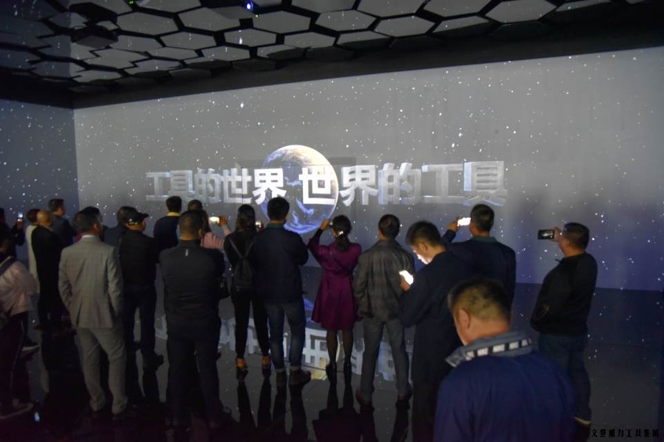 参观新展厅_45.JPG “精诚合作,共创辉煌”k8.com工具第六届全国优秀经销商大会圆满落幕(图39)