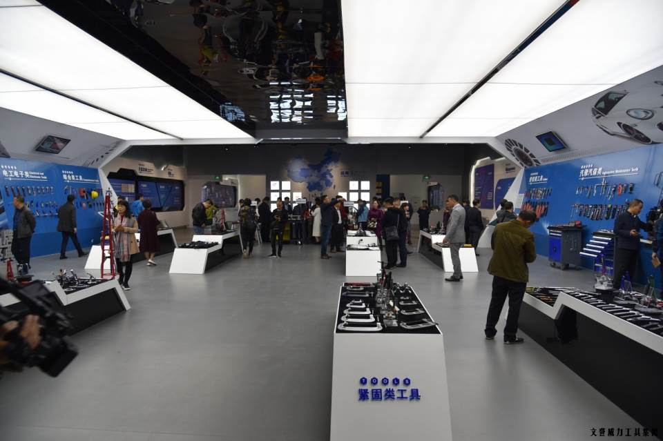 参观新展厅_27.JPG “精诚合作,共创辉煌”k8.com工具第六届全国优秀经销商大会圆满落幕(图38)