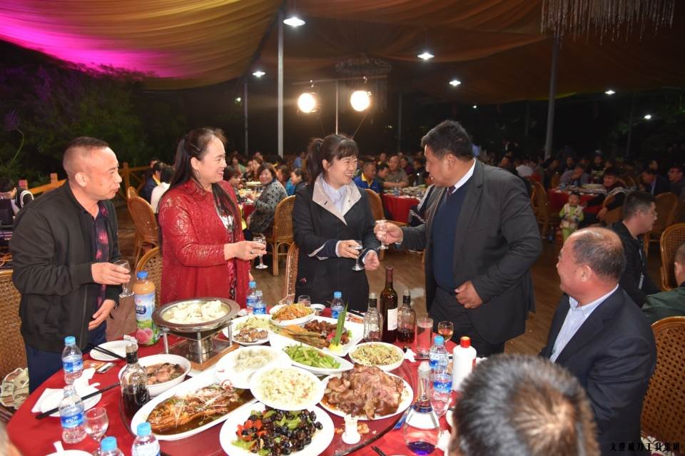 答谢酒会_18.JPG “精诚合作,共创辉煌”k8.com工具第六届全国优秀经销商大会圆满落幕(图45)